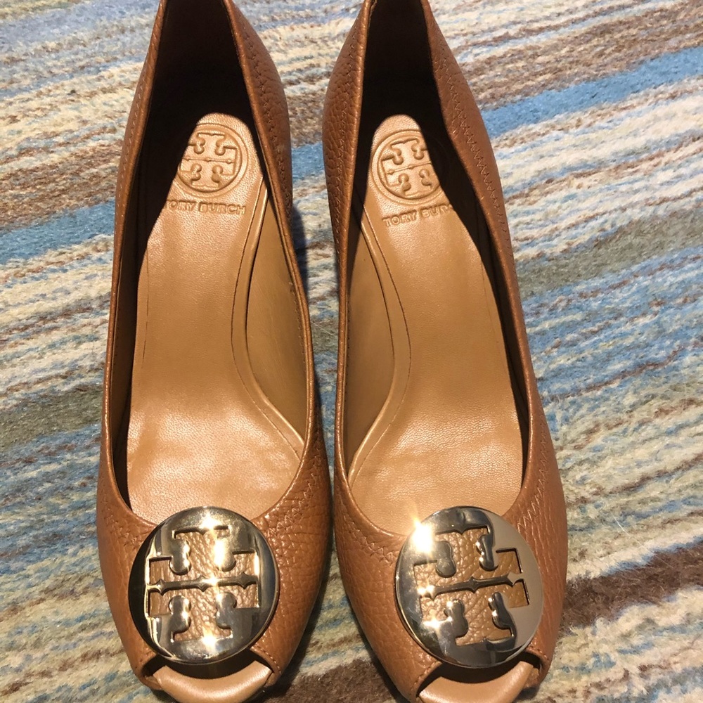 Tory Burch size 8 wedges